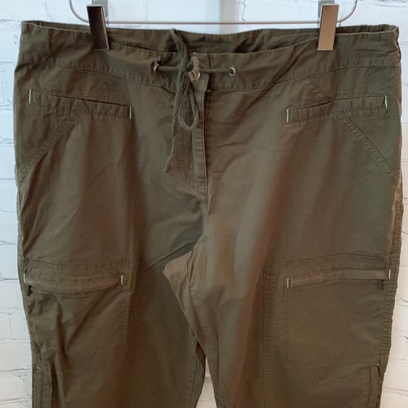 Women's Danskin Capris - Picture 3 of 13